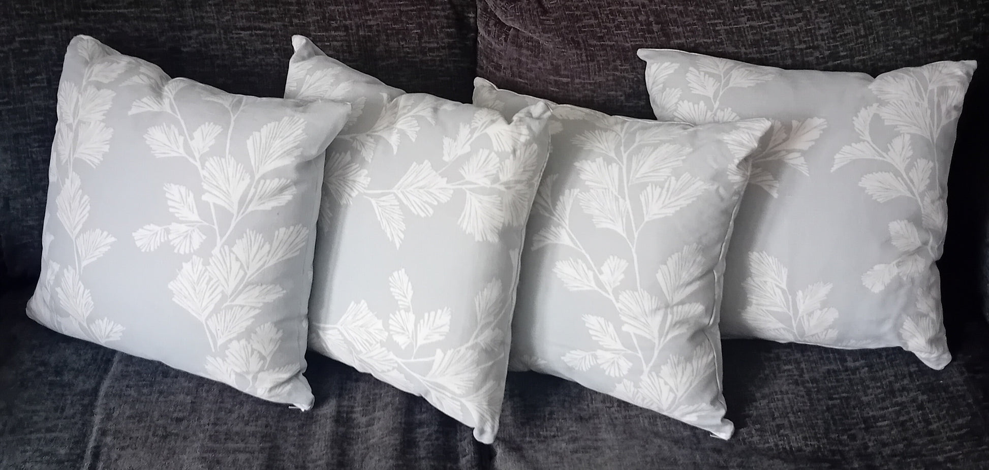 4 x 43cm Tex023 Square Fibre Filled Scatter Cushions.